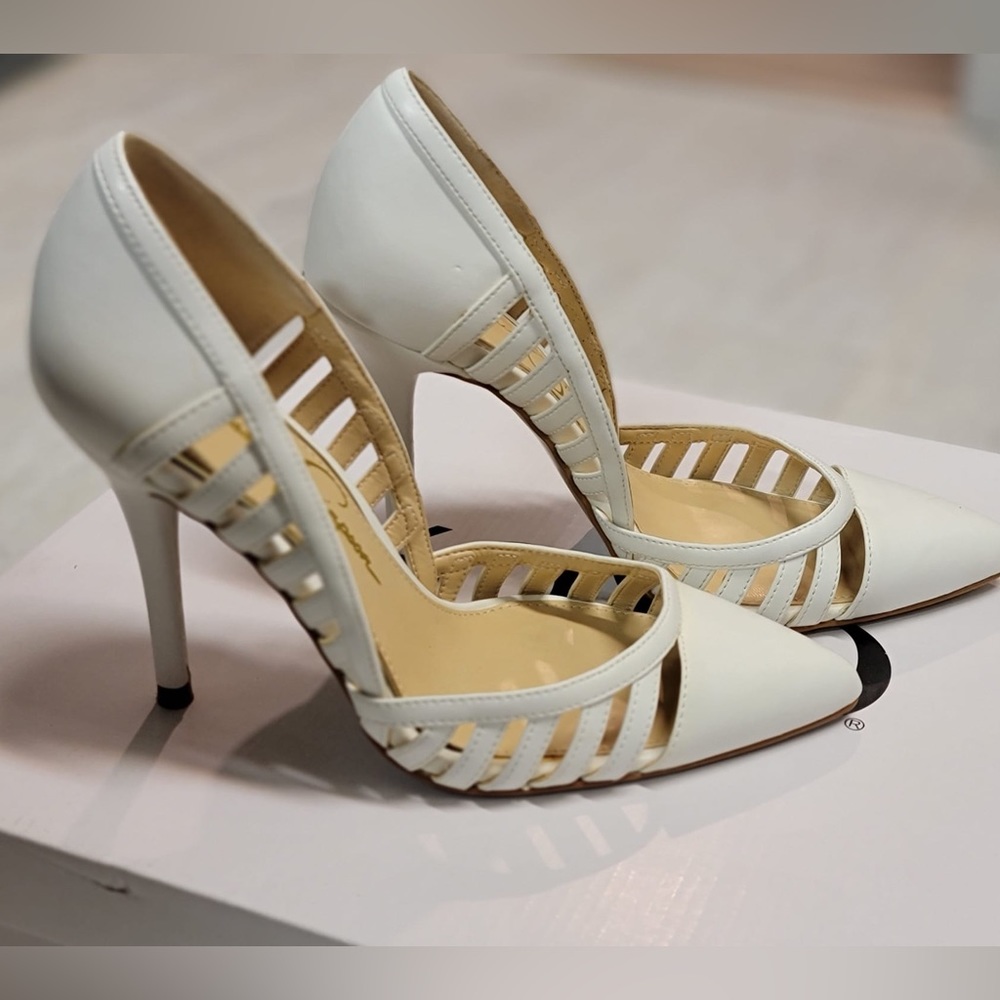 Jessica Simpson White High Heels - Size 6M - 3.5 inch heels - very lightly worn